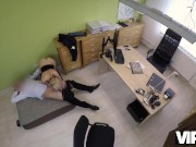 VIP4K. MILF tiene chocho explotado en secreto por el prestamista en su oficina 9/16