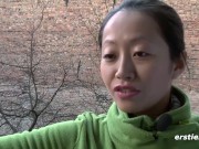 Ersties: Lüsterne Neuberlinerin befriedigt sich selber 2/16