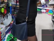 Arty ha un Orgasmo in pubblico mentre fa shopping indossando un vibratore 14/16