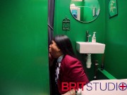 British 18 Year Old Schoolgirl Gives An Amazing Blowjob And Swallows A Massive Load Of Cum At The Gloryhole 13/16