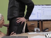 VIP4K. Guy est assez habile pour pénétrer le client avec un grand corps 10/16