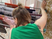 Предложил своей горячей мачехе секс на балконе, а та и не против 10/16