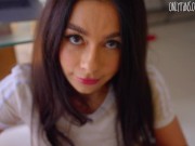 ДОМРАБОТНИЦА МАРИЯ ПОСЛЕ УБОРКИ СТОЛА РЕШИЛА ОБЛИЗАТЬ ЧЛЕН СВОЕГО ХОЗЯИНА 2/16