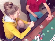 STRIP POKER Homemade - Je gagne mais il me DETRUIT quand meme la CHATTE avec sa GROSSE BITE 1/16