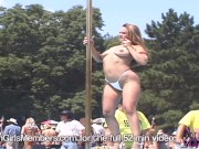 Fun With The Crowd At Nudes A Poppin 13/16