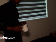 Trailer YumTheeBoss gets a hold of Brick Kummings and shows how to work it 1/16