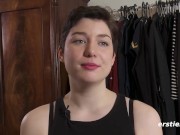 Ersties: Polyamoröse Berlinerin vergnügt sich sinnlich vor Kamera 13/16