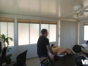 VIP4K. Frau ist immer bereit, sich bohren zu lassen, wenn es ihr Geld bringt 15/16