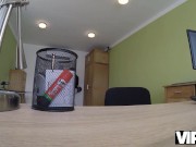 VIP4K. Schlampe hatte so lange keinen Mann, der einem heißen Muschi-Bohren zugestimmt hat 1/16