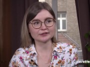 Ersties: Blonde Studentin liebt ihre Muschi und verwöhnt sie vor Kamera 10/16