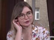 Ersties: Blonde Studentin liebt ihre Muschi und verwöhnt sie vor Kamera 3/16