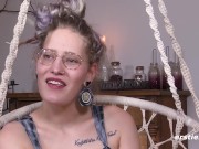 Ersties: Ines fesselt und anschließend befriedigt sich selber 2/16