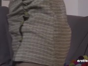 Ersties: Sexhungrige deutsche Blondine masturbiert schmackhaft vor Kamera 7/16