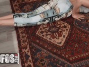 Mofos - Scott Nails Sees Gorgeous Paris Amour Running On The Street & He Can't Take His Eyes Off Her 1/16