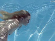 Mimi Cica again shows how sexy she can swim 8/16