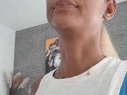 Miiana - DEFI Je chauffe le PLOMBIER  et il me BAISE  dans la cuisine . ENORME 2/16