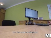 VIP4K. Charmer incite le prêteur à frapper et à approuver le crédit 1/16