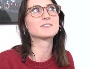 Ersties: Sexhungrige 20-jährige Magdeburgerin macht es ihr selber 12/16