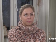 Ersties: Geile Julia auf dem Weg zum starken Orgasmus 11/16