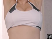 Busty Babe - S16:E1 3/16