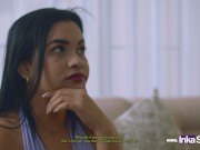 Empleada venezolana de nalgas enormes 2/16