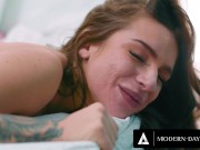 Risky Scissoring For Natural Lesbians At House Showing! 12/16