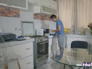 Petite latina seduce a su hermanastro en su casa y tienen sexo antes de salir con su amante 3/16