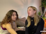 Ersties: Heiße Massage mit Sexspielzeug und Happy End 10/16