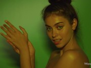 WOWGIRLS Absolutely gorgeous Ukrainian model Alissa Foxy oiling her tits and nipples while dancing 1/16