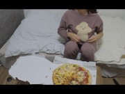 【変態人妻VLOG】おうちでまったりだけどセックスは激しく　[HENTAI Japanese wife VLOG] Eating pizza and having rough sex 2/16