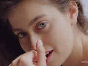 WOWGIRLS Gorgeous Ukrainian model Alissa Foxy playing with her pussy in front of the camera 1/16