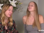 Ersties: Zoe und Sirena fingern sich gegenseitig intensiv zum Höhepunkt 10/16
