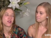 Ersties: Zoe und Sirena fingern sich gegenseitig intensiv zum Höhepunkt 2/16