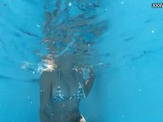 Very sparkly bikini babe Zazie Skymm 9/16