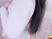 AfricaDaniela se masturba con su dildo en la bañera 2/16