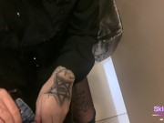 Сучка не хотела идти домой, поэтому я трахнул ее в торговом центре. С разговорами и сюжетом 9/16