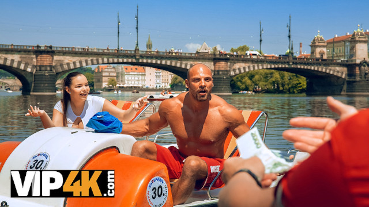 Hunt4k boat