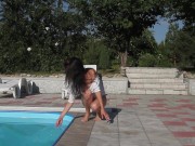 Seductive Ketrin Plays With Water While Showing Off Her Hot Naked Body 11/16