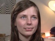 Ersties: Sam steht auf Fingern und Dildo-Sex 2/16