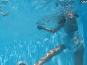 Swimming pool underwater naked babe Bonnie Dolce 15/16