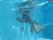 Swimming pool underwater naked babe Bonnie Dolce 5/16
