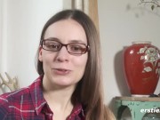Ersties: Lena aus Berlin spielt mit ihren Erogenen Zonen 11/16