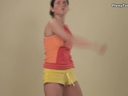 Russian beauty astonishes with how she can bend her body 4/16