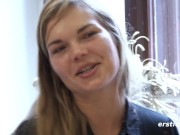 Ersties: Amateur Girl Masturbates With a Glass Toy 14/16