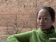 Ersties: Die 24-jährige Tyra aus Berlin masturbiert leidenschaftlich mit Vibrator 2/16