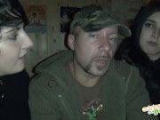 Victoria y Leyre grabándose mientras hacen un trío 2/16