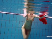 Avenna shows her sexy nude naked hot body underwater 16/16