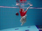 Avenna shows her sexy nude naked hot body underwater 9/16