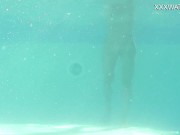 Hungarian baddy Lidia gets horny underwater with pussy 15/16