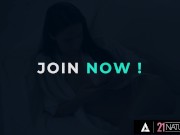 Horny Babe Gets Ass Fucked And Gets Showered With Cum 1/16